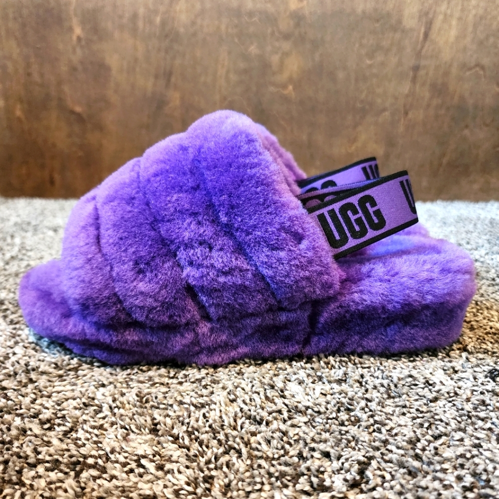 *NWT* UGG Fluff Yeah Slides - Size 7 - Mussell Shell Purple